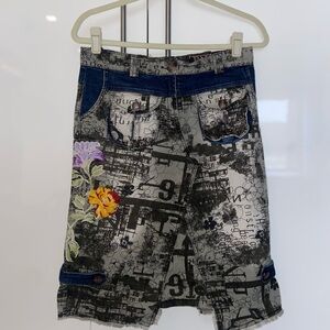 Early 2000s Graphic Print Skirt with Floral Embroidery
